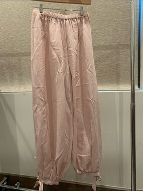 Relaxed Drawstring Hem Joggers in Light Pink